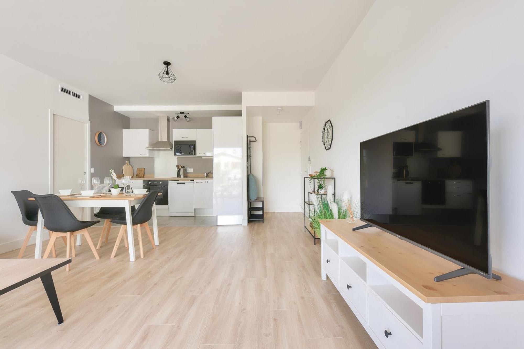 A 500m De La De La Jetee, Pour 4 Apartment *